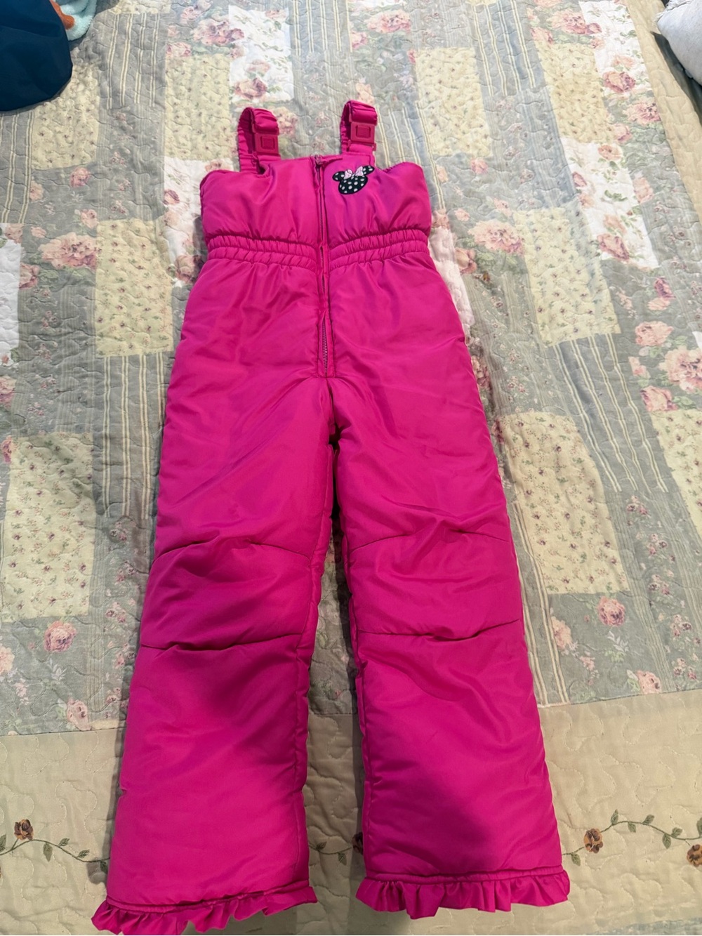Disney Minnie Mouse Toddler Girls Hot Pink Snow
Bib.  5t VGC